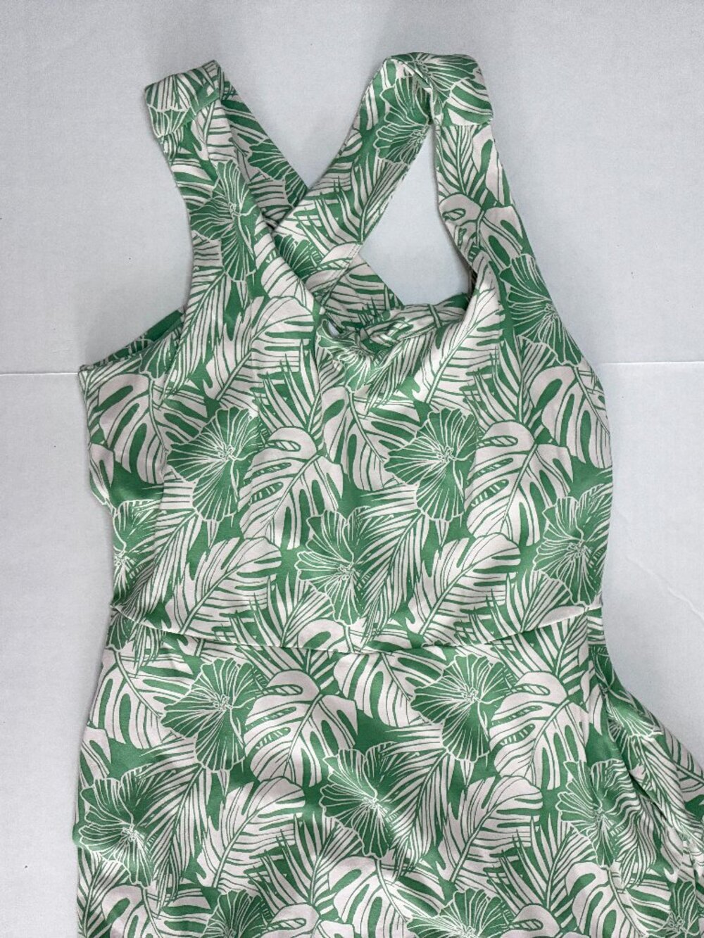 Pact Fit & Flare Open Back Maxi Dress w/ Bra + Pockets - L - Green Monstera - Picture 2 of 9